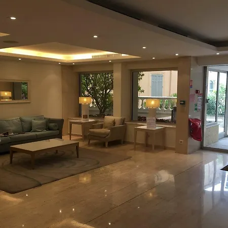 酒店 曼特浓俱乐部酒店